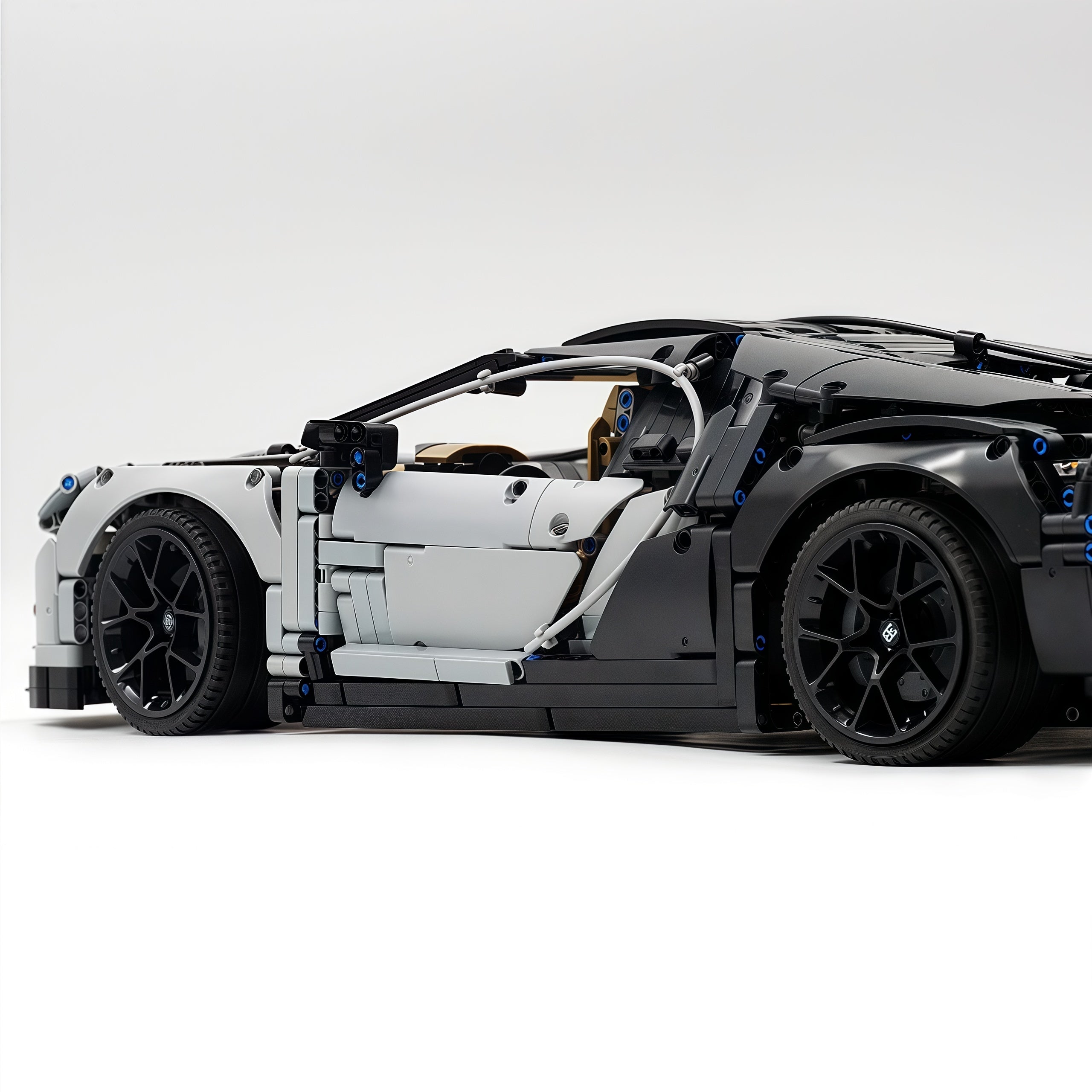1: 8 Bugatti Chiron, Custom Modified Gray+Black Edition (4031PCS)