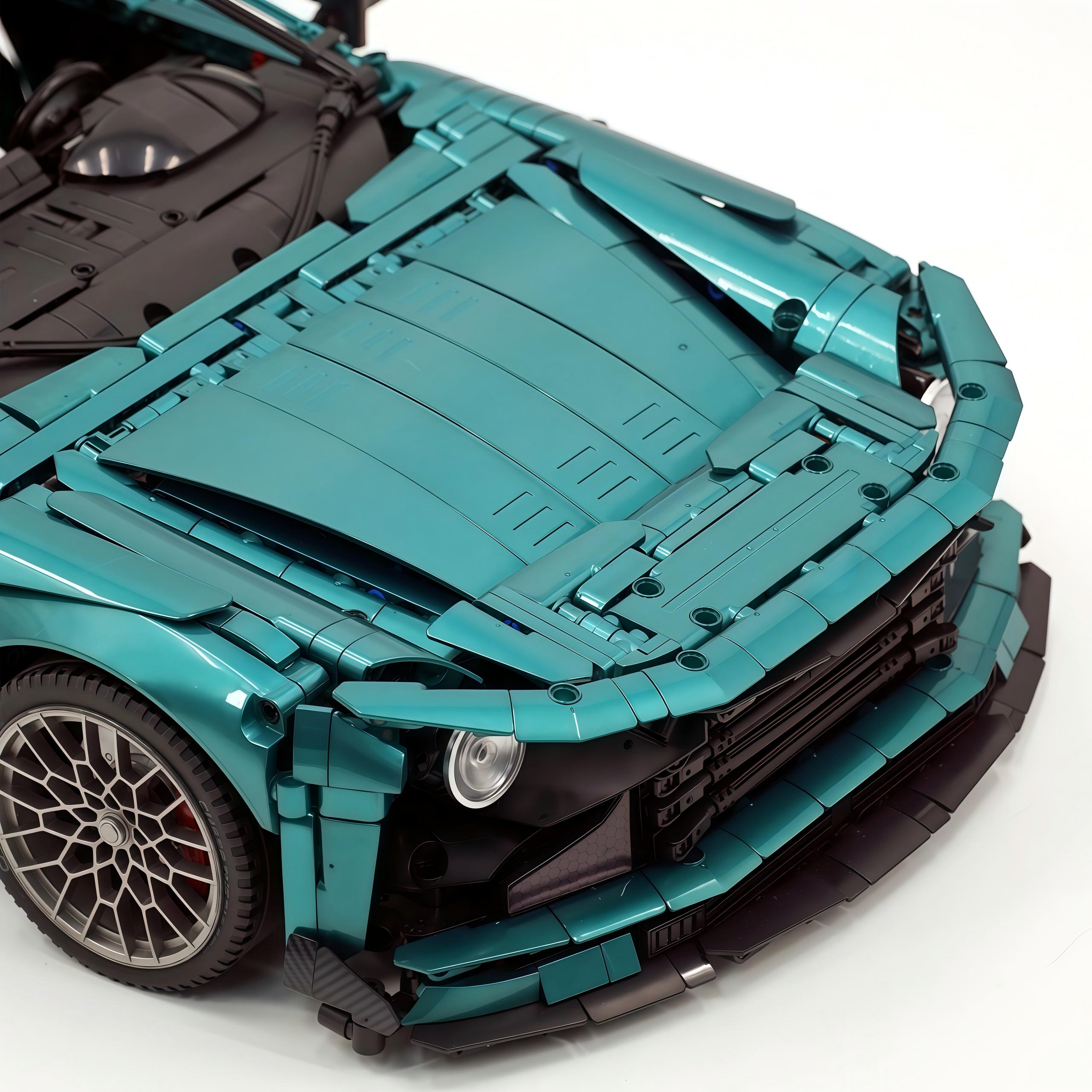 1:8 Aston Martin Valour | RC British Hypercar | Emerald Green Pearlescent Paint Edition (3828 PCS) - BAV BRICK