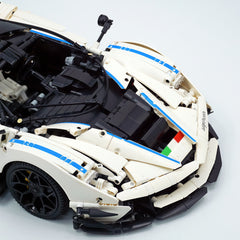 1:8 The Ultimate Italian Hybrid Hypercar EVO | White Italian Flagship