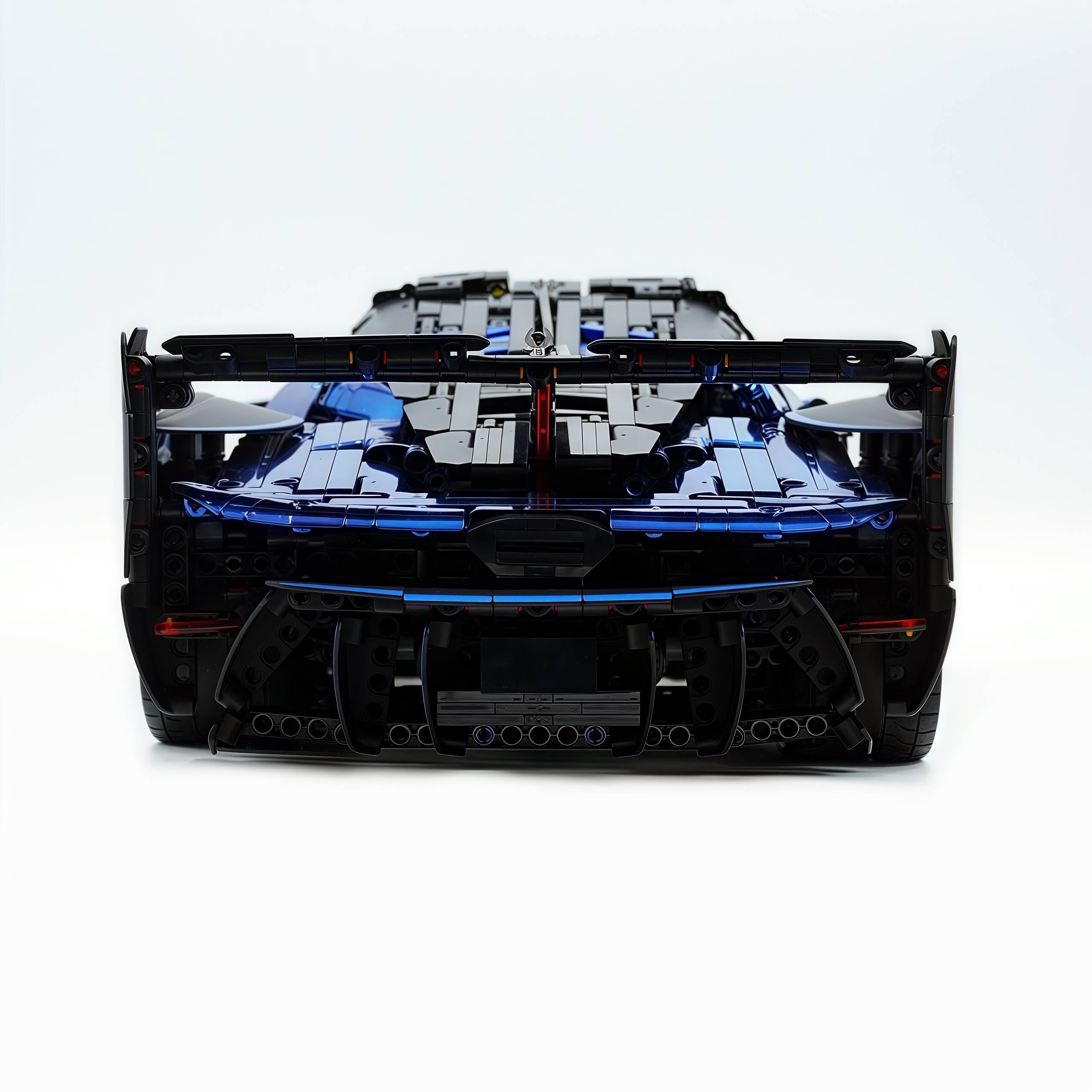 1: 8 Mclaren Sabre Supercar, Aerodynamic Brilliance, Mirror Customized Edition (3862 PCS)