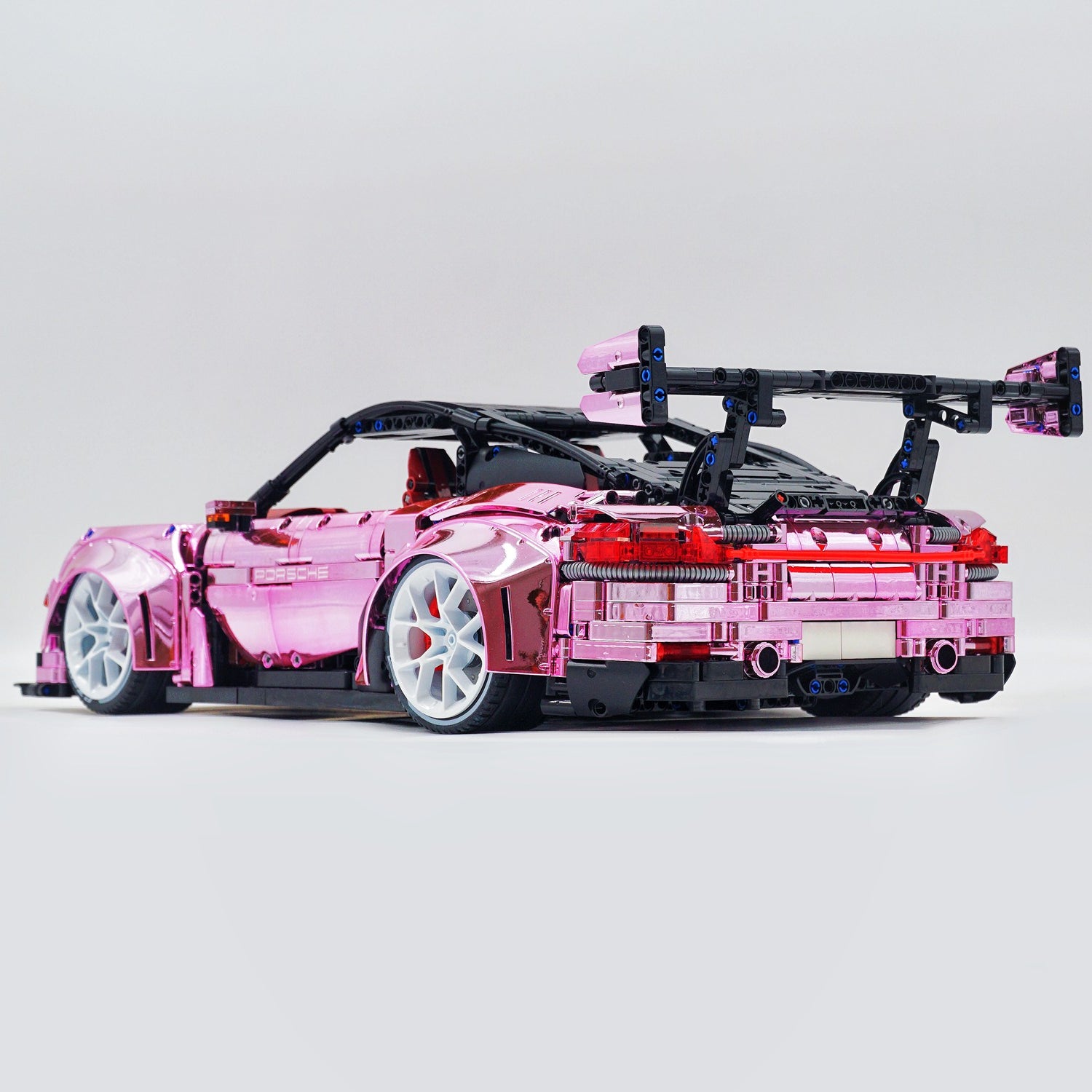 1: 8 Porsche GT2 RS, Limited Mirror Electroplated Edition (3389 Pcs)