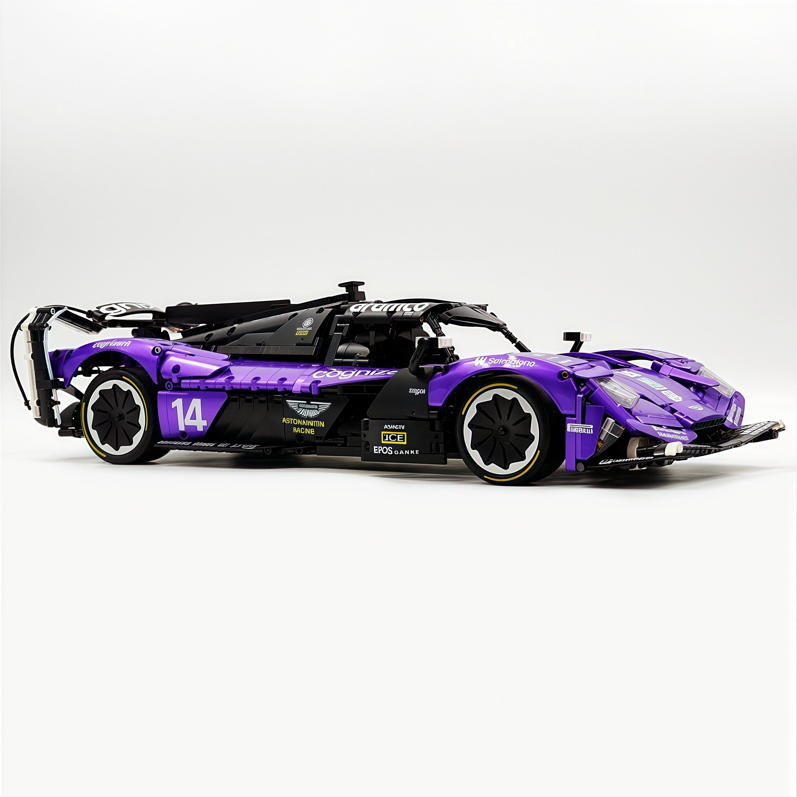 1: 8 Aston Martin Valkyrie Hypercar, Electroplated Purple Customized Version(3869 Pcs)