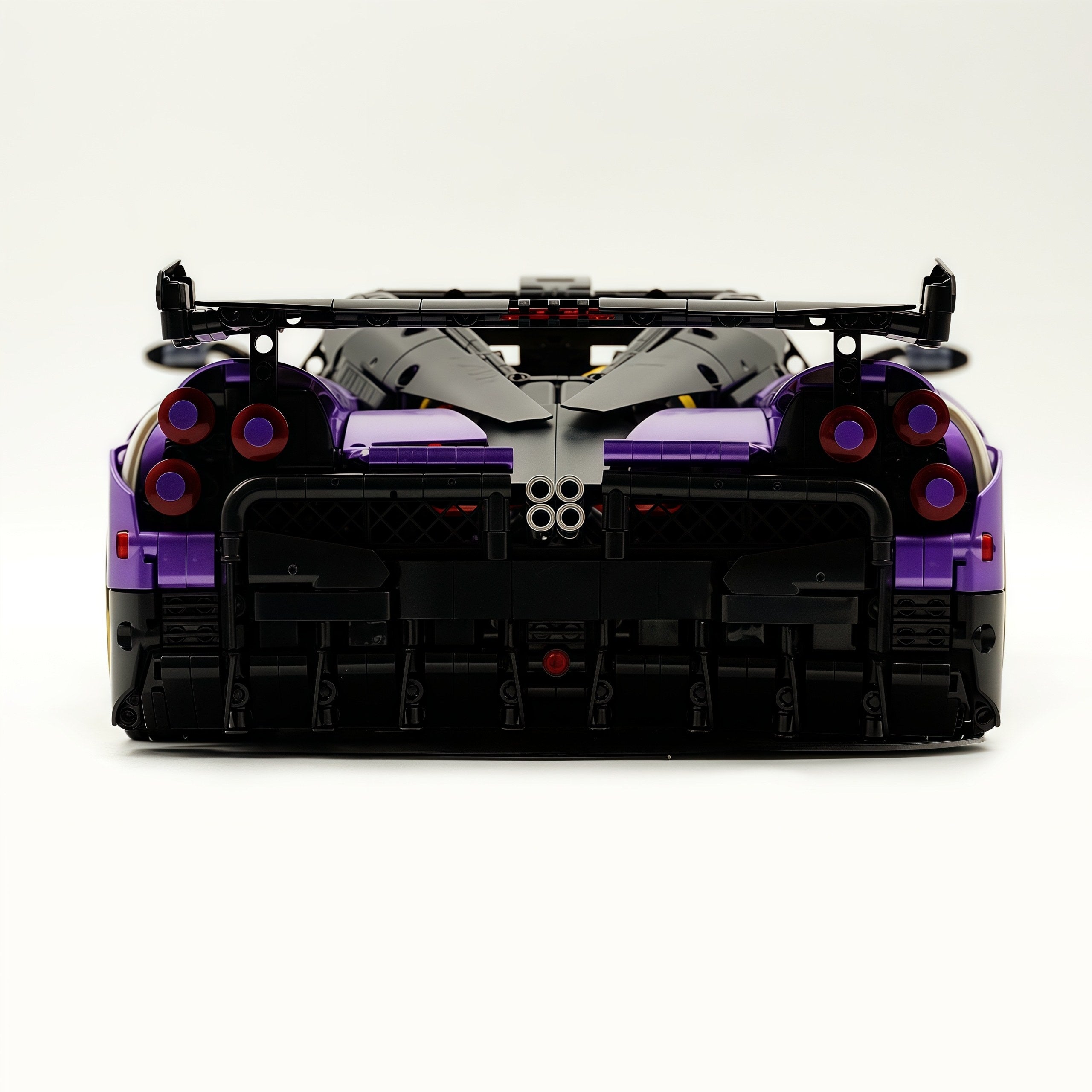 1: 8 Pagani Huayra BC Violet Paint finish Customized Ultimate Edition (4708 Pcs)