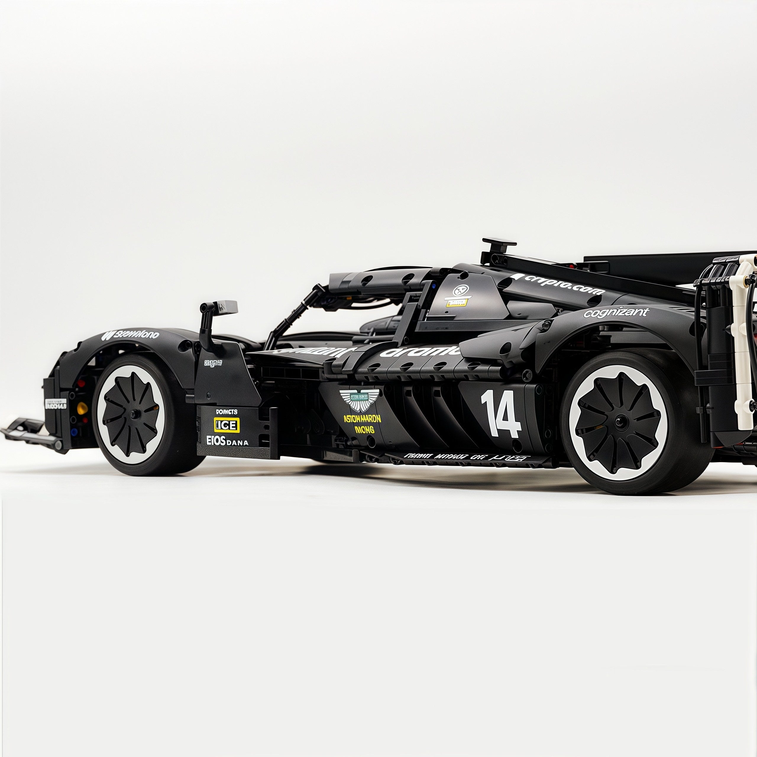 1: 8 Aston Martin Valkyrie Hypercar, Black Samurai Customized Version(3869 Pcs)