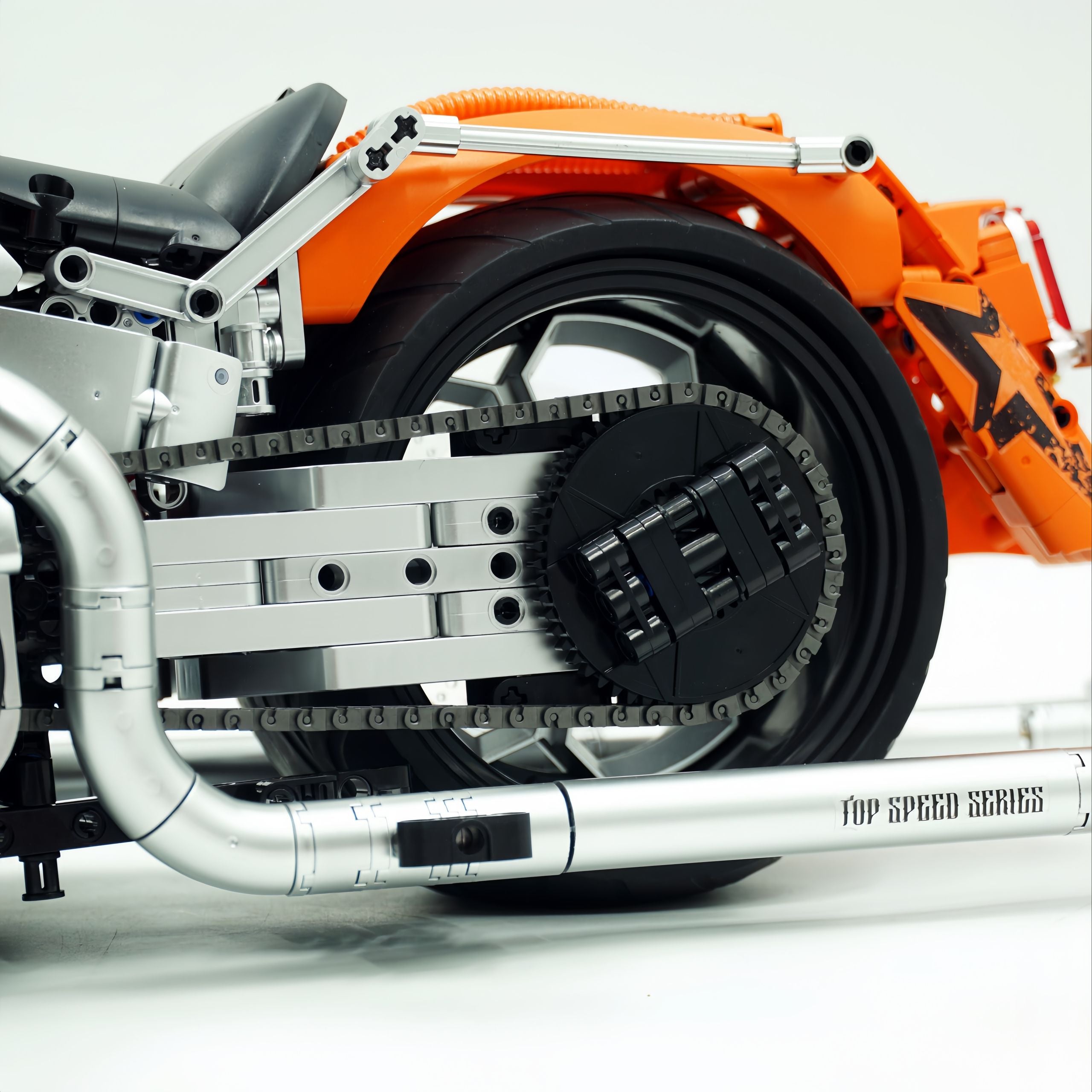 1: 5 Harley Heuer fat Boy, Electroplating Body, Adjustable Rear Wheel Height(2392 Pcs)