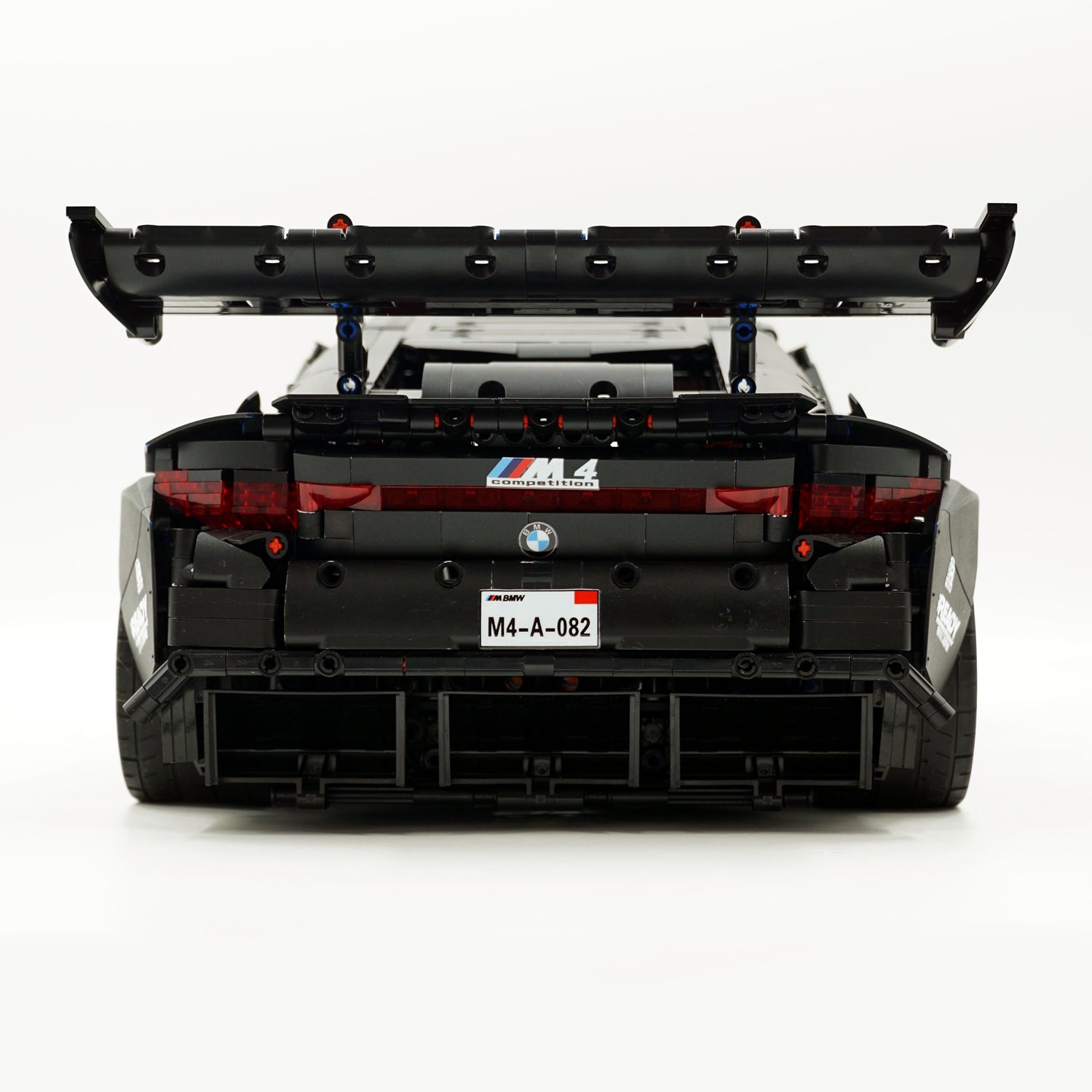 1: 8 BMW M4 GT3 Building Set, Fully Detailed Simulation, The Ultimate Collectible (4556Pcs)