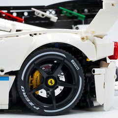 LaFerrari FXXK EVO a escala 1:8 | Edición personalizada con pintura en blanco perla (4580 piezas)