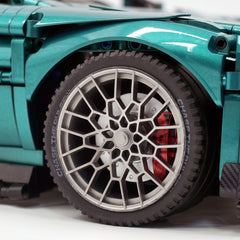 1:8 Aston Martin Valour | RC British Hypercar | Emerald Green Pearlescent Paint Edition (3828 PCS) - BAV BRICK