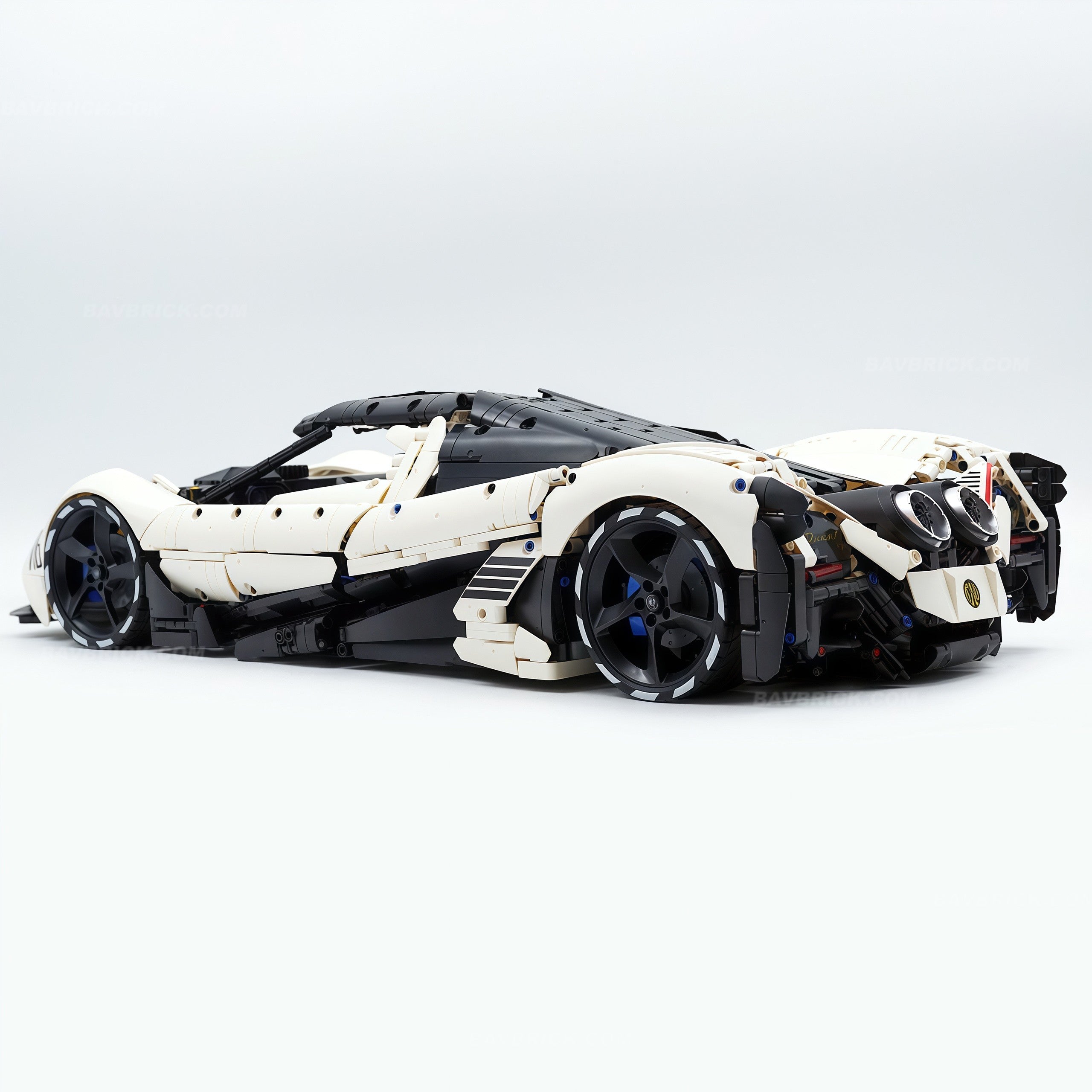 1:8 Devel sixteen V16 | Officially licensed (4016PCS) - BAV BRICK