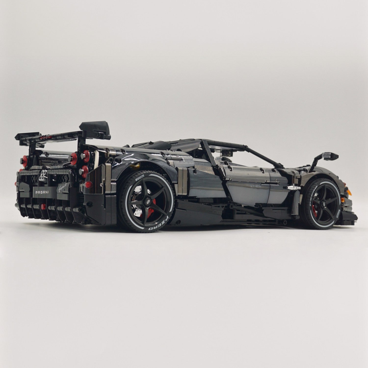 1: 8 Pagani Huayra BC Mirror Electroplating Customized Ultimate Edition (4708 Pcs)