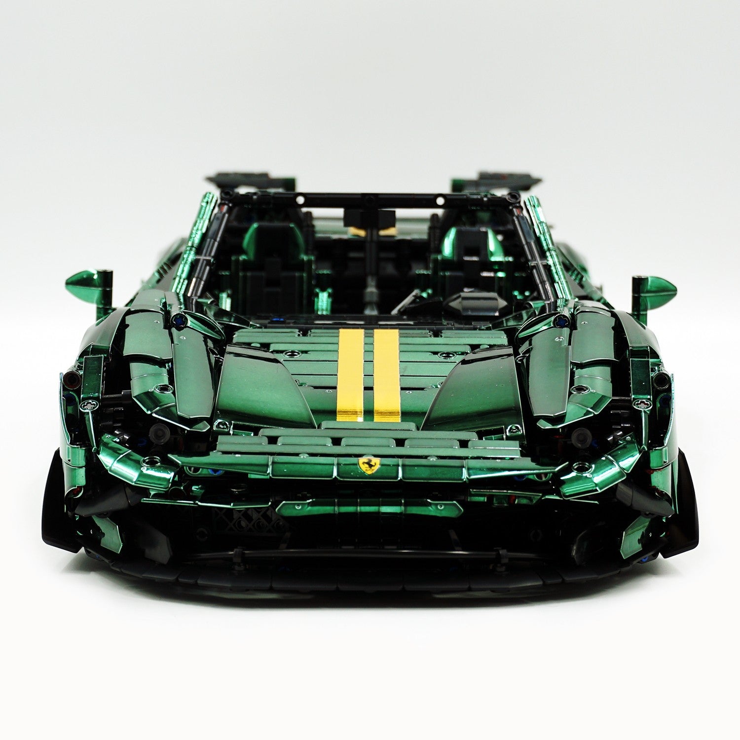 1:8 The Ultimate Ferrari F8XX Convertible, Mirror Venom Green Custom Edition (3781 PCS)