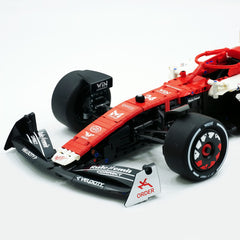 1:8 Alfa Romeo F1 Racing Car (1900+Pcs)