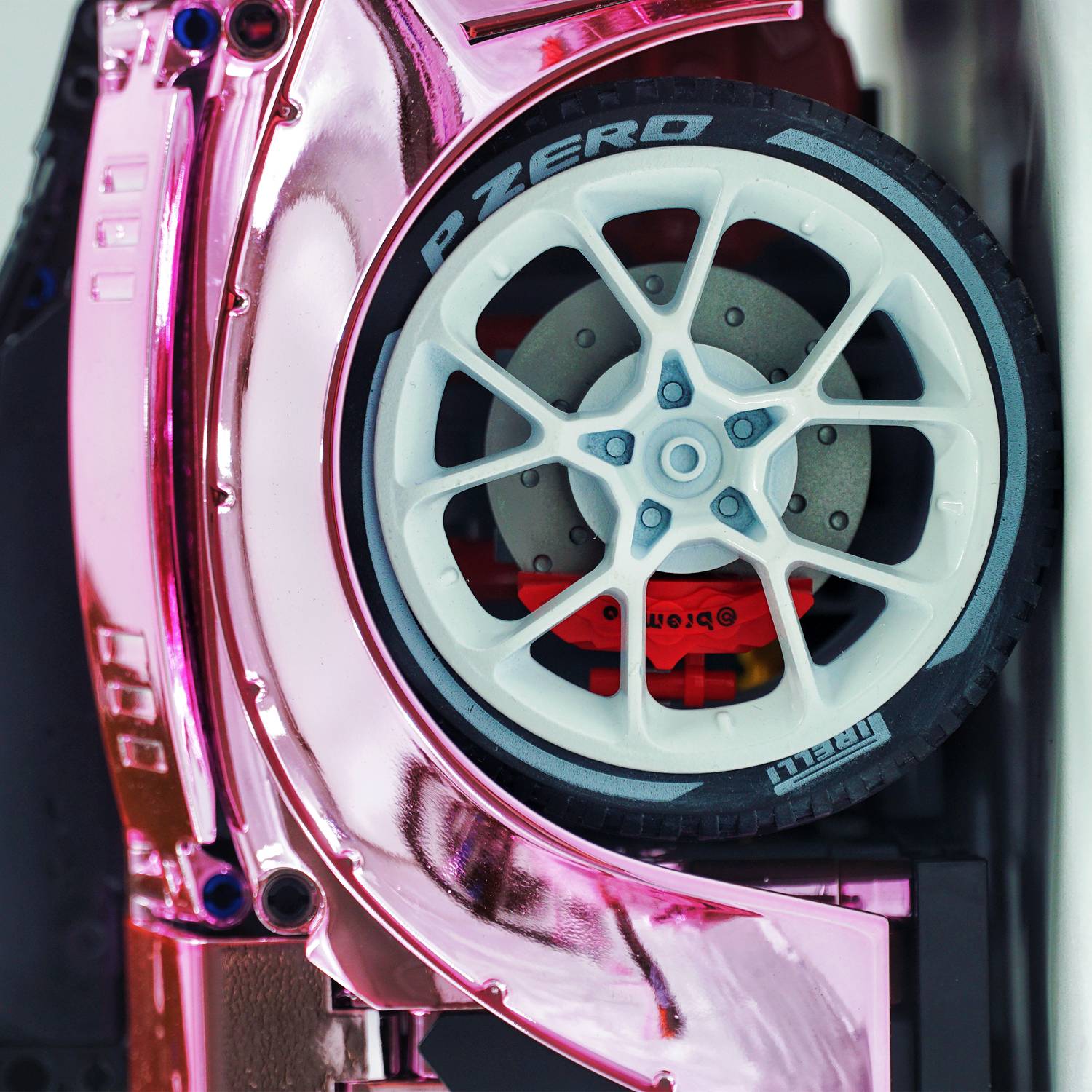 1: 8 Porsche GT2 RS, Limited Mirror Electroplated Edition (3389 Pcs)