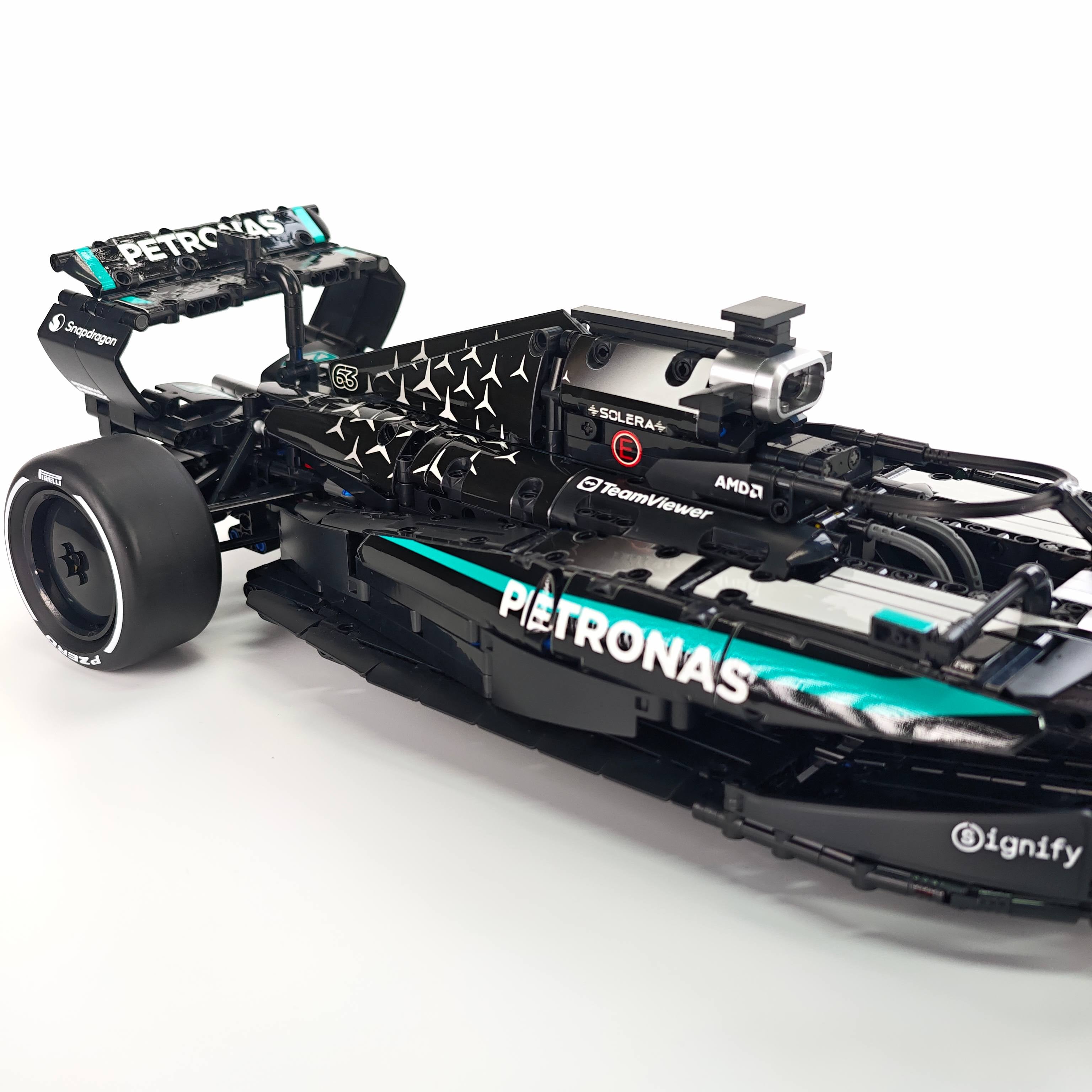 1:8 Mercedes-Benz W16 F1 Racing Car | Exclusive Racing Livery (1887+ PCS) - BAV BRICK