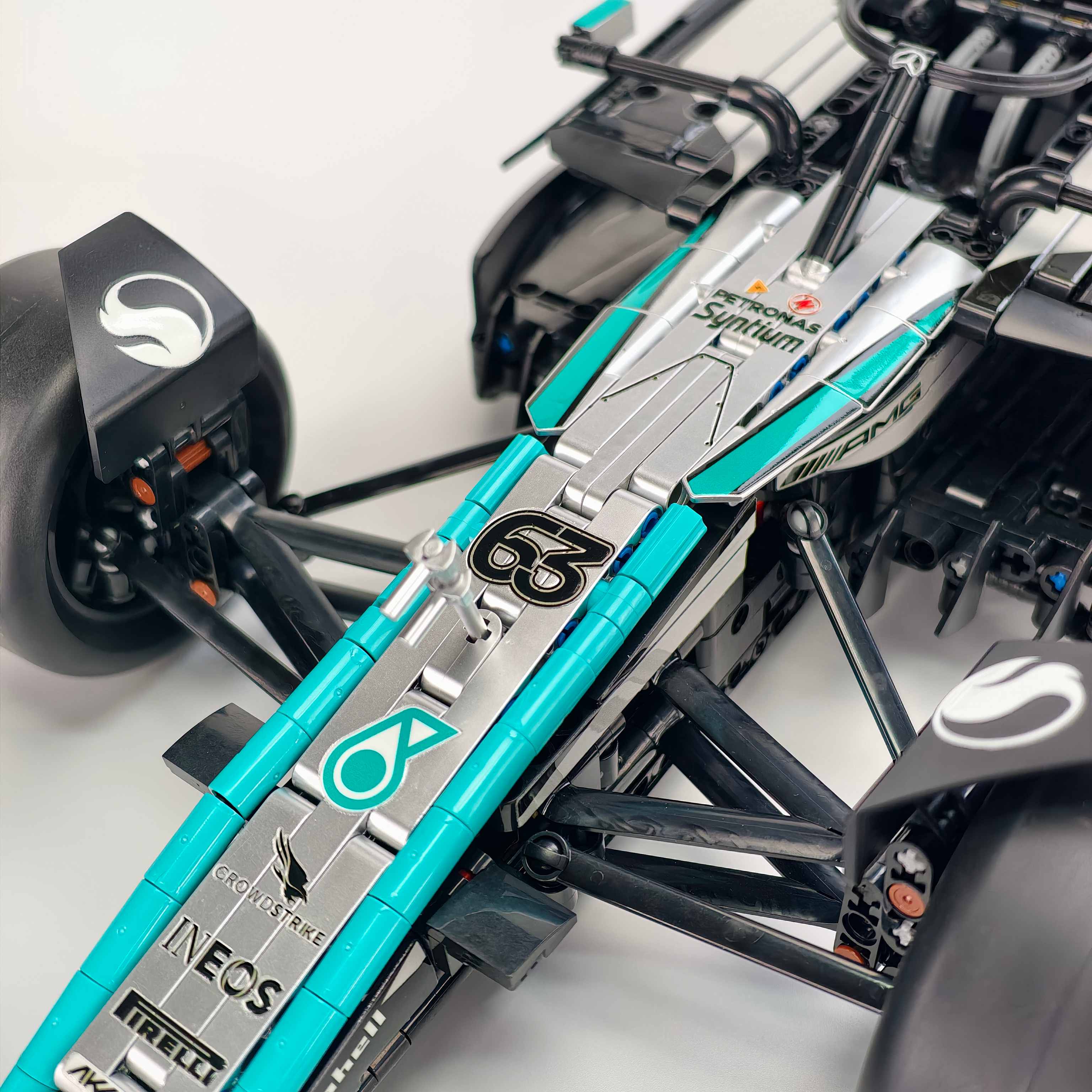 1:8 Mercedes-Benz W16 F1 Racing Car | Exclusive Racing Livery (1887+ PCS) - BAV BRICK