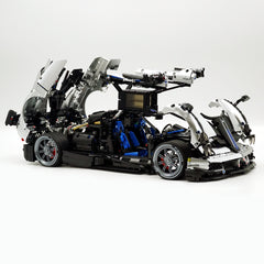 1:8 Pagani Huayra bañado en plata Ultimate Edition (4708 piezas)