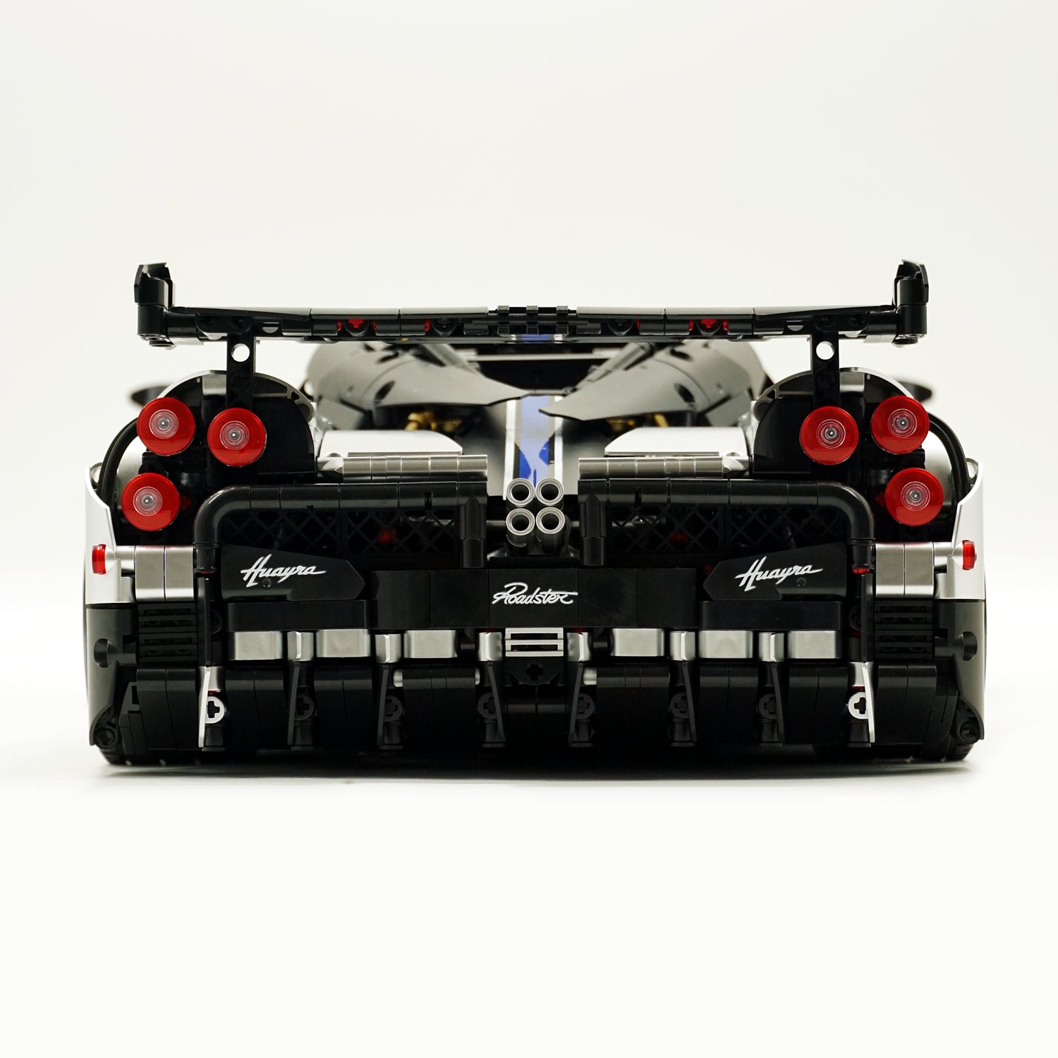 1:8 Pagani Huayra bañado en plata Ultimate Edition (4708 piezas)