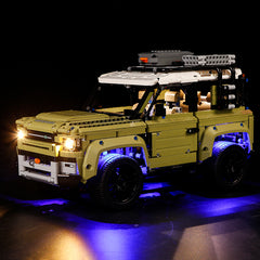 Land Rover Defender, Removable Roof Rack, Rotating Gear to Recover the Tow Rope, Travel Compartment, Foldable Rear Seats, Four-Speed Gearbox, Six-Cylinder Engine (2623 Pcs)